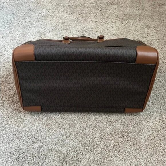 Michael Kors Large Logo Weekender Bag • Brown / Acorn - Picture 4 of 6